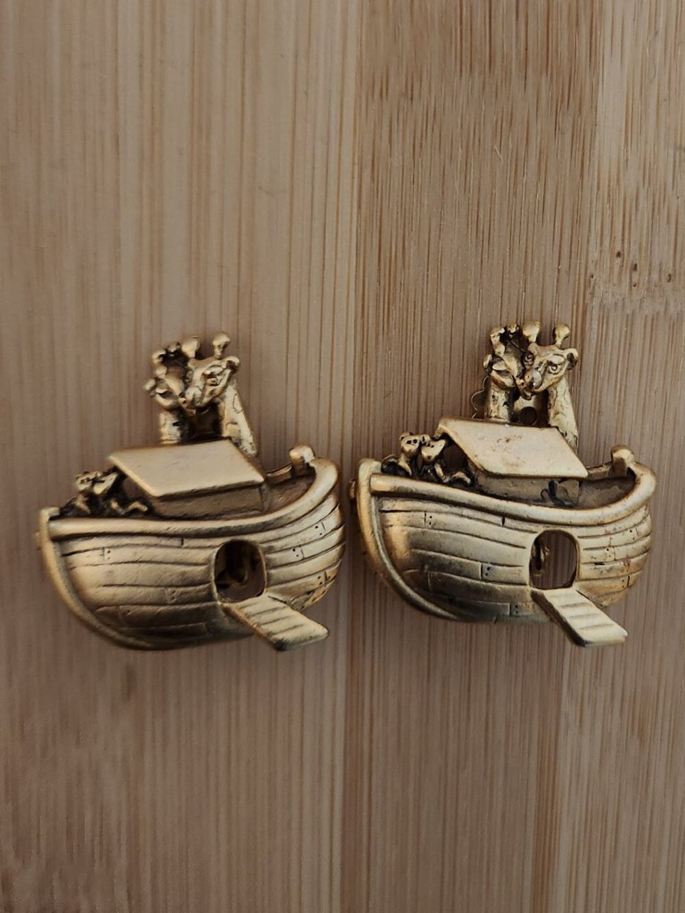 Ajc Vintage Gold Tone Noah's Ark Clip-on Earrings - Boat Animals Motif